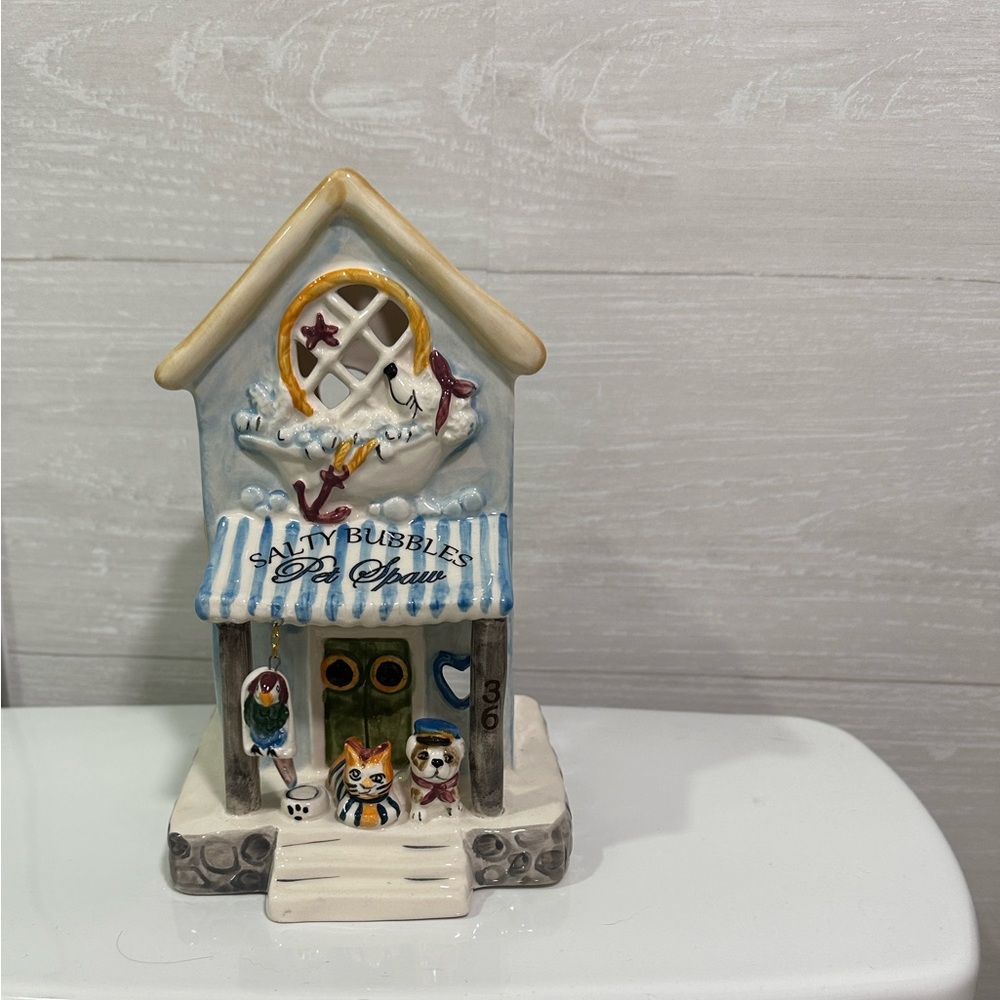 Salty Bubbles Pet Spa Ceramic House